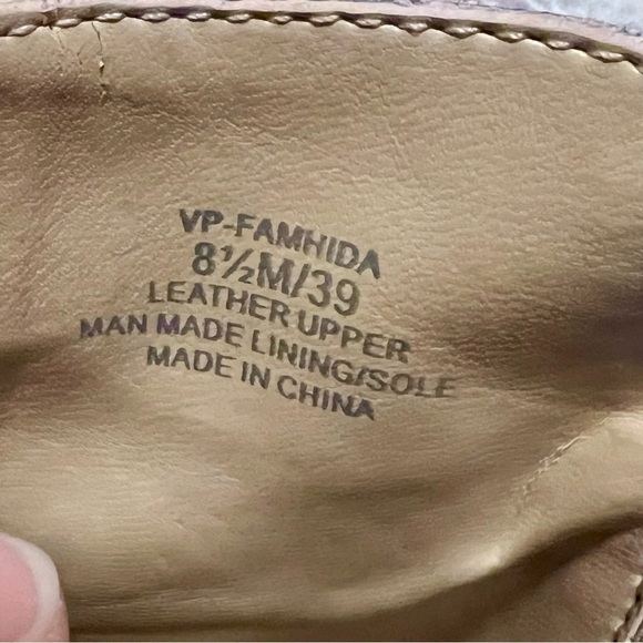 Vince Camuto Women's Famhida Faux Snakeskin
Leather Ankle Boots Booties Size 8.5 - Picture 8 of 12